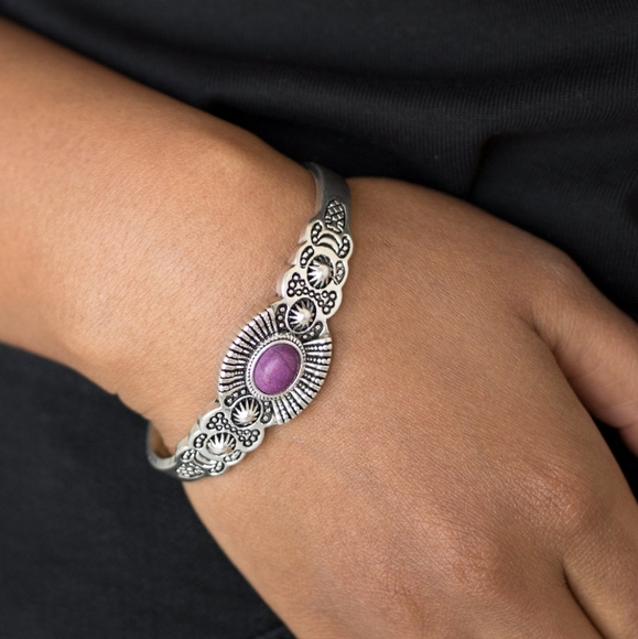 pretty cuff bracelet - Picture 2 of 2